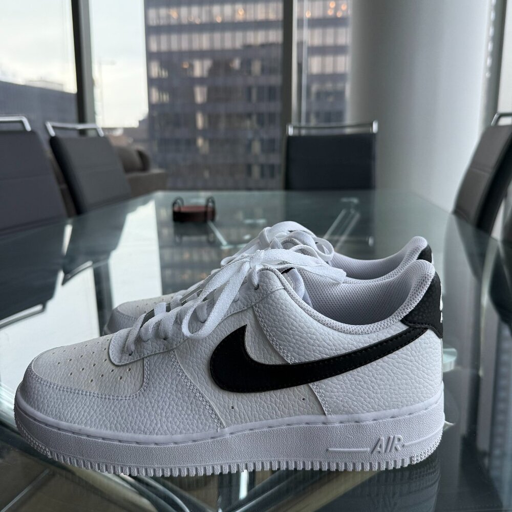 White + Black Nike Men's Air Force 1 '07 | US Men's Size 9.5